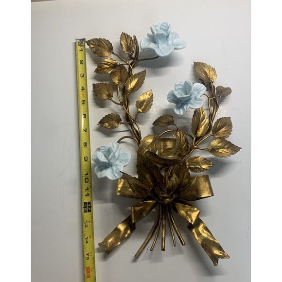 Vintage Hollywood Regency Mid Century Modern Gold Metal Candle Sconce W Flowers - Picture 9 of 9